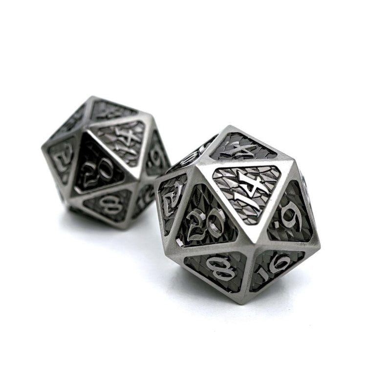 Metal Dire d20 (1) - Drakona Eldric Argentum